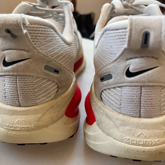 Nike Air Zoom Vomero 18 - Men’s Size 8.5 - White - Practically New! - Picture 5 of 7